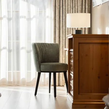 ホテル Schlosshotel 5*