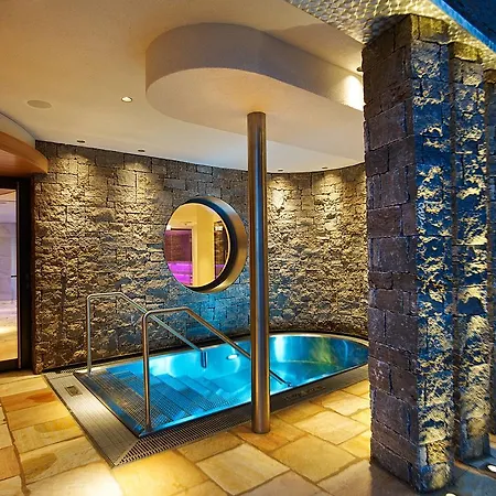 Schlosshotel ホテル 5*
