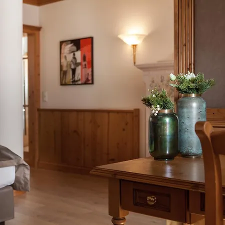 Schlosshotel Hotel 5*