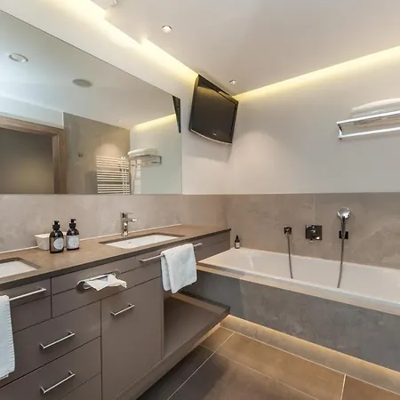 Schlosshotel 5* Fiss