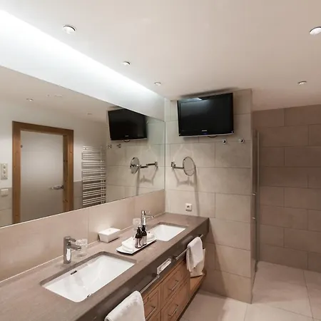 Otel Schlosshotel Fiss