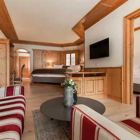 Schlosshotel 5*
