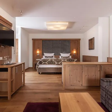 Schlosshotel Отель