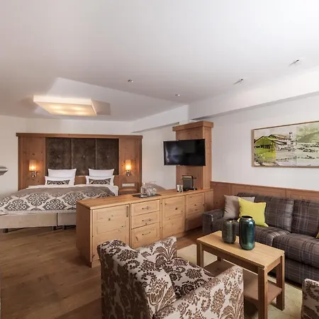 Schlosshotel 5*
