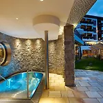 Schlosshotel Ξενοδοχείο 5*