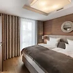 Schlosshotel Hotel