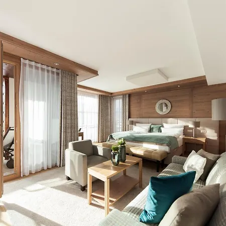 Schlosshotel 5* Fiss
