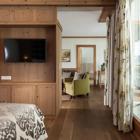 Schlosshotel 5* Fiss