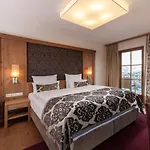 Schlosshotel