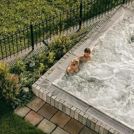 Schlosshotel Hotel 5*