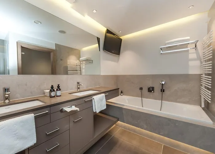 Schlosshotel 5* Fiss