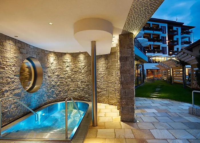 Schlosshotel Hotel 5*