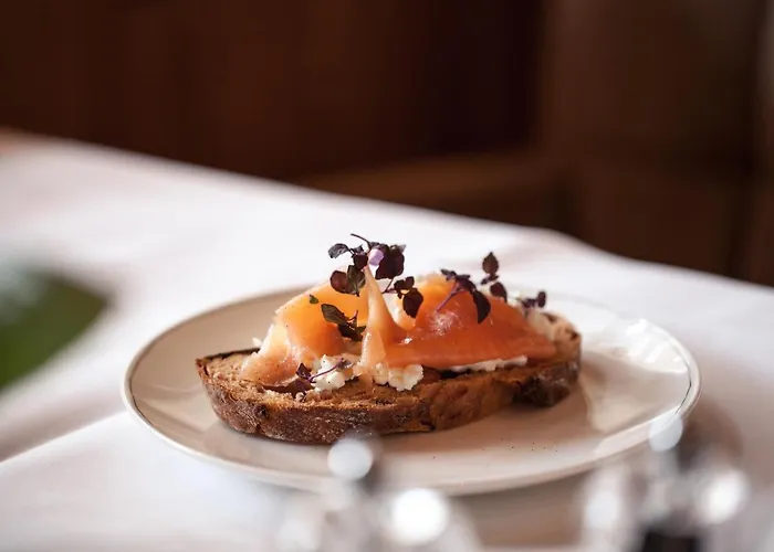 Schlosshotel Hotel 5*