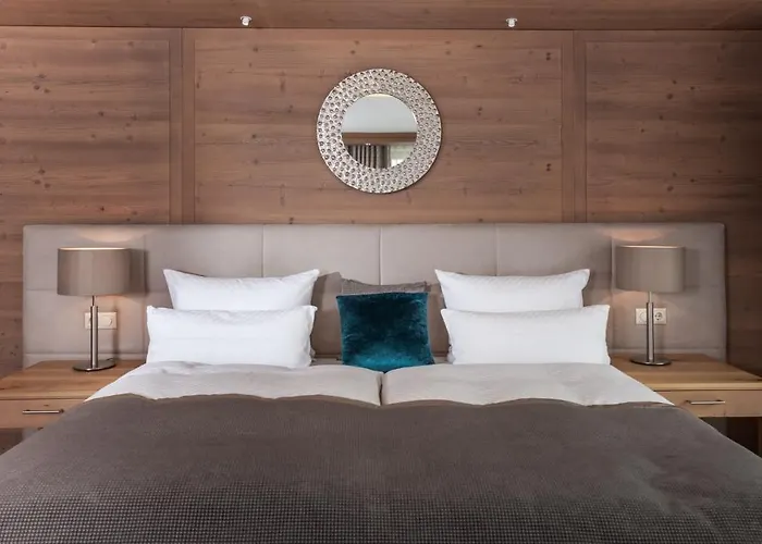 Schlosshotel Hotel 5*