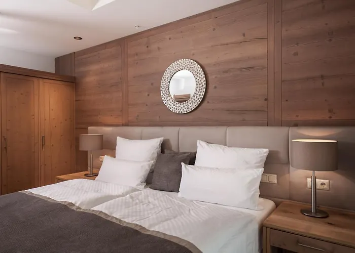 Schlosshotel Hotel 5*